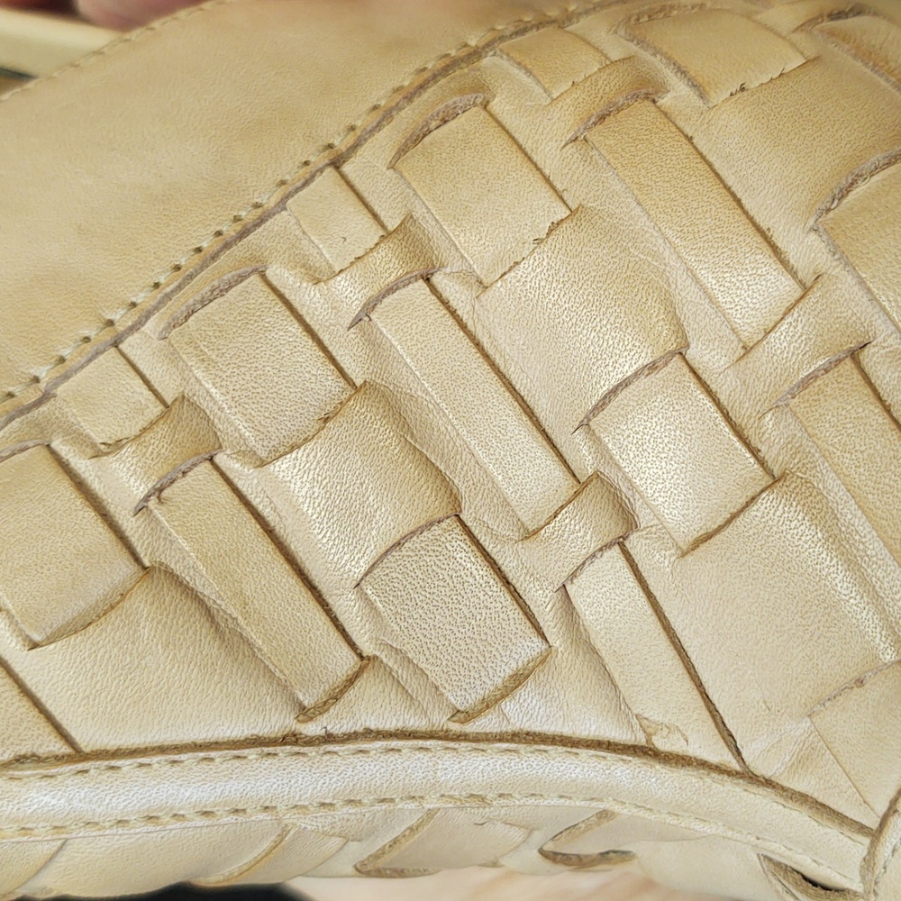 EUC Carlos by Carlos Santana Woven Cream Leather Peep Toe Heels Size 9 - Picture 5 of 8